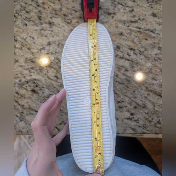 Universal Thread Women's Candace Lace-Up White Sneakers, Size 8 - Picture 6 of 6